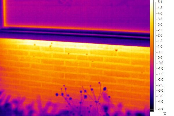 Warmtelek in een oud woonhuis